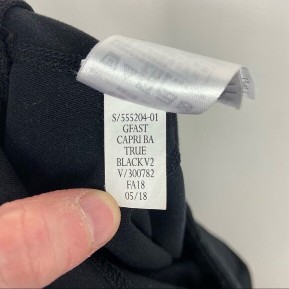 Gap Fit Black Compression Leggings Capri GFast Size Small Slim Fit Crop Pants S - Picture 8 of 10